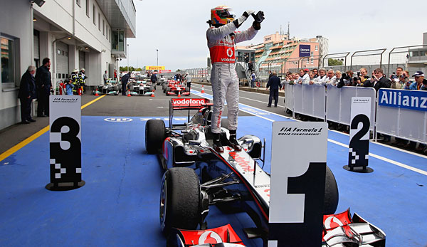 http://www.spox.com/de/1107/Bilder/hamilton-nuerburgring-600-2.jpg