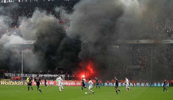 fc-koeln-rheinenergy-stadion-rauch-600.jpg