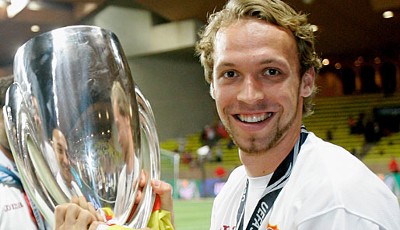 Mit dem FC Sevilla holte Hinkel den Supercup, den Uefa-Cup und den ... - andreas-hinkel-7_400x230