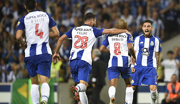   FC Porto scored 13 goals in the first four league matches. 