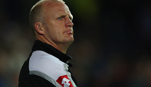 ... hat seinen Teammanager Iain Dowie wegen Erfolglosigkeit entlassen.