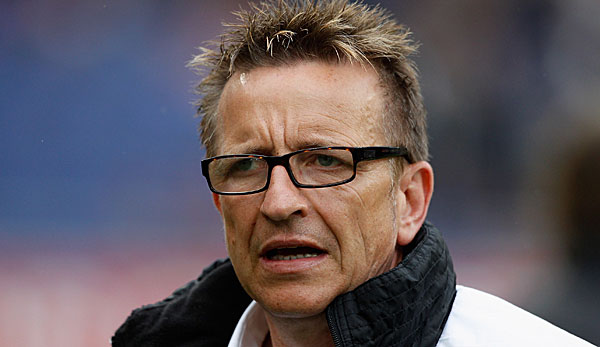 ... hat in höchster Abstiegsgefahr seinen Trainer <b>Stefan Krämer</b> entlassen. - stefan-kraemer