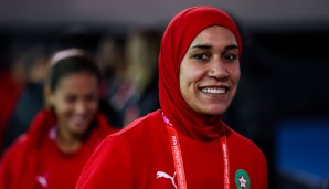 Nouhaila Benzina ist die erste Spielerin, die mit Kopfbedeckung bei einer Fußball-WM aufläuft.