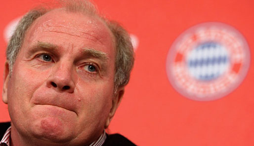 Bayern-Manager Uli Hoeneß hat Franz Beckenbauer kritisiert