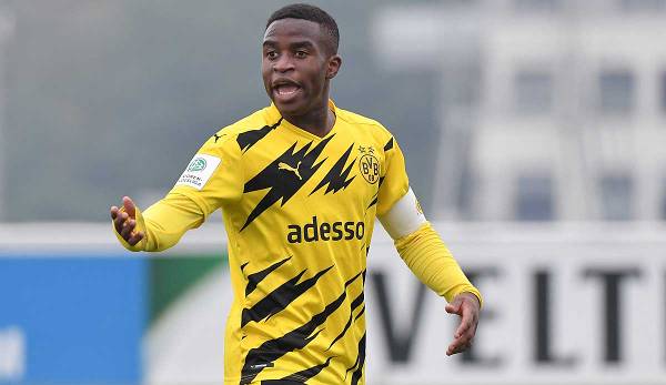 Bvb Darum Darf Youssoufa Moukoko Nicht Fur Borussia Dortmund Ii Spielen