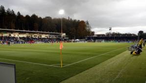 Die TSG Hoffenheim fing mal klein an. Im schnuckligen Dietmar-Hopp-Stadion schaffte der Klub viermal den Aufstieg, rund 6.350 Zuschauer konnten vor Ort dabei sein. Um den Anforderungen der DFL gerecht zu werden, baute der Klub die neue Arena in Sinsheim.