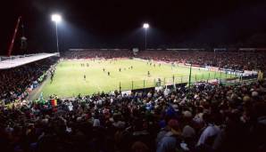 Das Stadion an der Alten Försterei wurde von 2008-2012 aufwendig von den eigenen Fans renoviert. Die "alte" Försterei hatte aber auch Charme ...