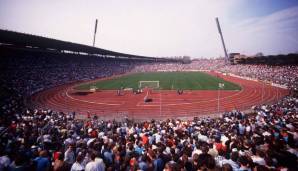 Hannover 96 weihte 1954 das Niedersachsenstadion, im damaligen Charme mit Laufbahn, ein. Für die WM 2006 wurde das Stadion ebenfalls umgebaut. Die Laufbahn musste weichen, dafür gab es aber ein stylisches Dach.