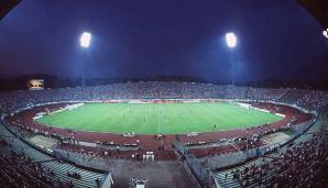 Schalker Fans werden schwelgen. Das Parkstadion war Schauplatz vieler großer internationaler Abende, nicht zuletzt 1997. Legendär zudem die Vier-Minuten-Meisterschaft, im Sommer 2001 zog S04 in die neue Arena.