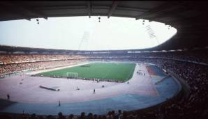 Bevor der 1. FC Köln 2004 in das schmucke RheinEnergieStadion zog, spielte der Klub bis 2001 im Müngersdorfer Stadion. 117,5 Millionen Euro kostet das neue Stadion, das zur WM 2006 errichtet wurde. Früher war es aber auch schön ...