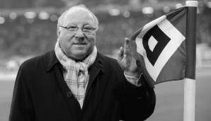 Uwe Seeler ist am 21. Juli 2022 im Alter von 85 Jahren verstorben. "Uns Uwe" legte eine beeindruckende Laufbahn als Fußballer hin und sorgte immer wieder mit seinen Sprüchen für Lacher. Hier gibt es Seelers Karriere in Bildern.