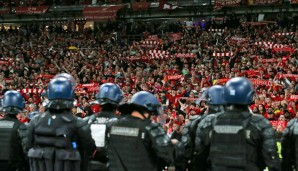 liverpool-fans-st-denis-1200