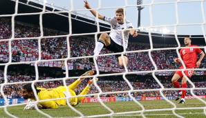 Der Ausgleich wäre jedoch auch reichlich unverdient gewesen. Die DFB-Elf zeigte herausragenden Fußball in einem Spiel, das Thomas Müller endgültig ins Rampenlicht rückte (2 Tore, 1 Vorlage).