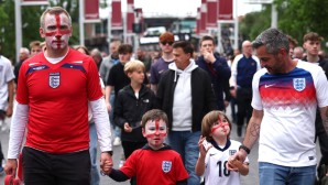 england-fans-1200