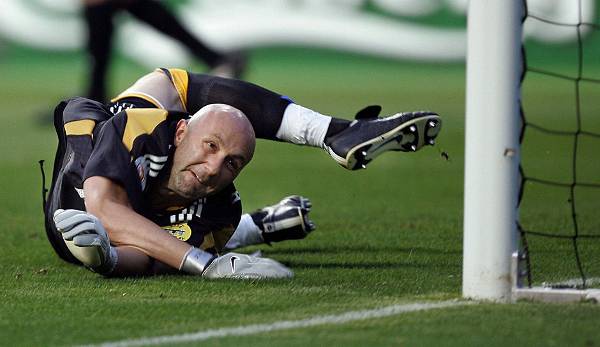 https://www.spox.com/de/sport/fussball/international/1904/Diashows/verrueckte-keeper/600/barthez_600x347.jpg