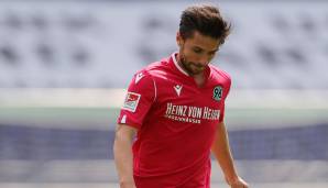 JULIAN KORB: Der bei Hannover 96 aussortierte Julian Korb steht offenbar beim FC Schalke 04 auf der Liste. Das berichtet die Bild-Zeitung. Der 28-Jährige wäre ablösefrei und könnte die Defensive der Knappen verstärken.