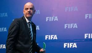 Das wäre ein Eklat: Wie FIFA-Präsident Gianni Infantino versucht die Weltmeisterschaft alle zwei Jahre marktfähig zu machen, drohen nun einige Fußballnationen mit einem Austritt aus dem Weltverband.