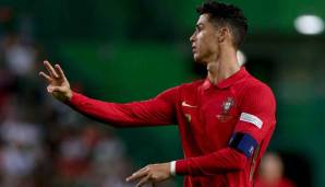 Mögliche Abgänge - CRISTIANO RONALDO: Der Portugiese will United verlassen, sollte der Klub ein akzeptables Angebot für ihn erhalten. Ronaldo-Berater Jorge Mendes soll seinen Schützling dem FC Chelsea, PSG und dem FC Bayern angeboten haben.