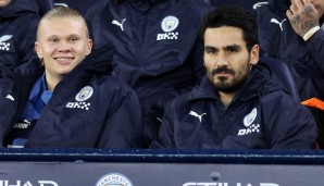 Ilkay Gündogan (r.) sieht mit Erling Haaland auf dem Feld ein anderes Spiel.