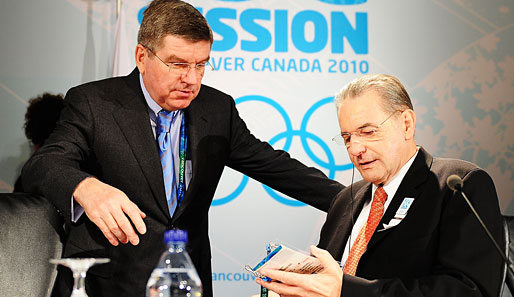 Thomas Bach (l.) gilt als Favorit für die Nachfolge von IOC-Präsident Jacques Rogge (r.)