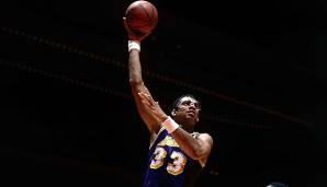 Platz 1: Kareem Abdul-Jabbar (1969-1989) - An der Spitze steht aber Mr. Sky Hook, der über zwei Dekaden die Liga in Angst und Schrecken versetzte. Keiner machte mehr Punkte als Kareem, keiner spielte so lange auf einem solch hohen Niveau.