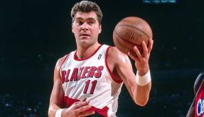 Platz 21: Arvydas Sabonis (1995-2003) - Sind wir ehrlich, Platz 21 ist viel zu niedrig, aber Sabonis kam auch erst nach seinen besten Jahren in die NBA. Der Litauer wäre sonst wohl für die Top 10 gesetzt gewesen.