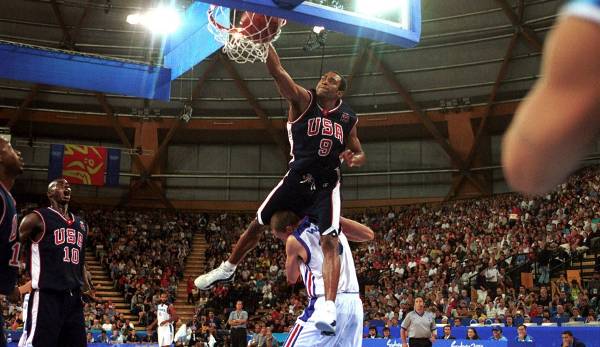 Basketball - Der Kader von Team USA bei Olympia 2000 in ...