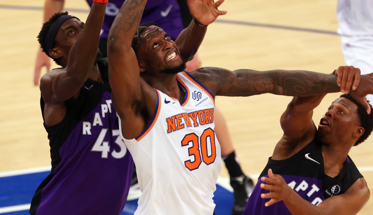 The New York Knicks also beat the Toronto Raptors thanks to Julius Randle and Derrick Rose