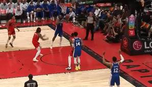 DEJA-VU DER NACHT: Sowas haben die Sixers doch schon mal gesehen. James Harden hatte die Chance auf einen komplett offenen Dunk, er stand eigentlich schon halb in der Luft, entschied sich aber doch noch kurzfristig für einen Pass. Klingelt da was?