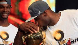 Nach der Pleite in den Finals im Vorjahr krönte sich der King 2012 nicht nur mit dem Titel, sondern auch mit dem dritten von bislang vier MVP-Awards. Ein All-NBA Team war da selbstverständlich. Kurios: Zwei Wähler sahen James wohl nicht im First Team.