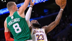 LeBron James hatte gegen die Defense der Celtics Probleme.